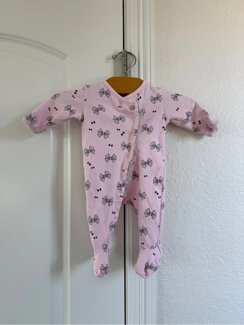 Petit lem newborn Pink Bow-Print Baby One-Piece Footed Pajamas